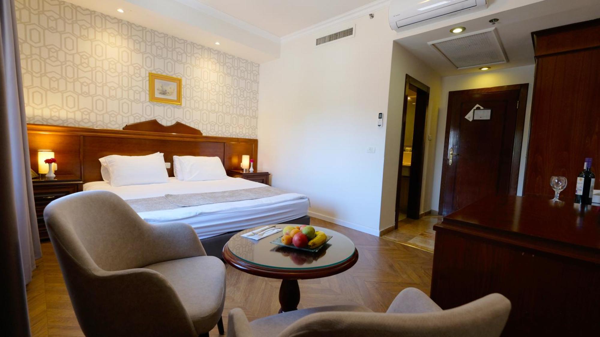 Christmas Hotel - القدس المظهر الخارجي الصورة